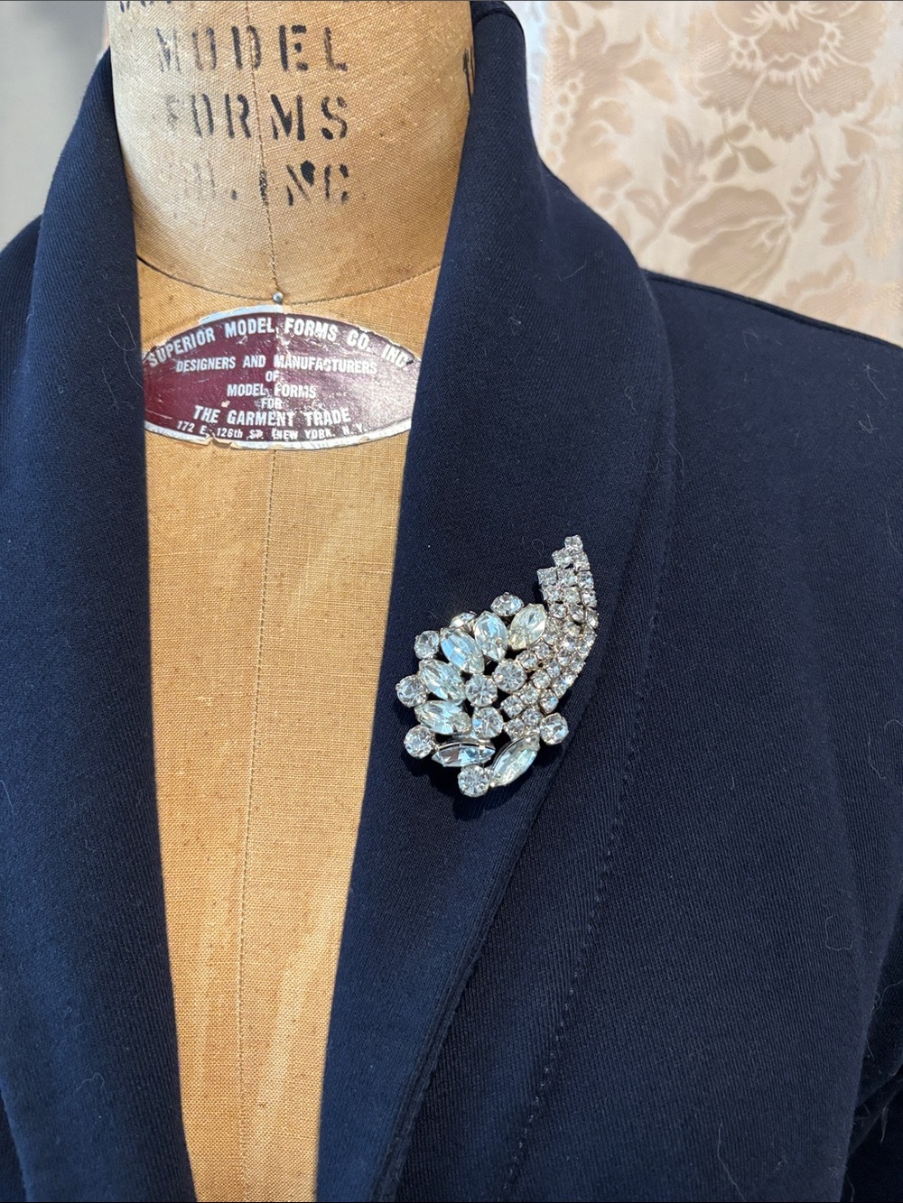Beautiful Vintage Rhinestone Brooch - Picture 12 of 13